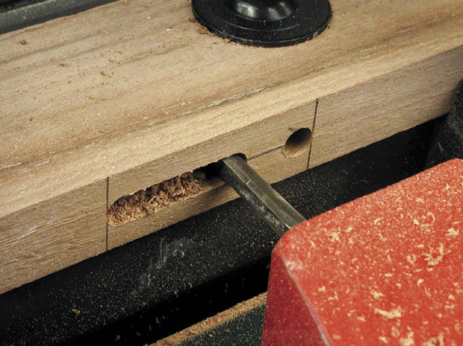 Assemblage bois : utiliser une mortaiseuse à chaîne